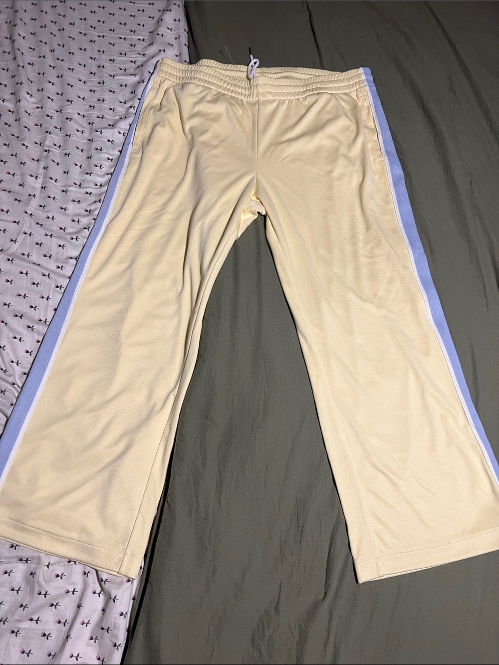 Abercrombie & Fitch Cream Wide-Leg Pants with White and Light Blue Side Stripes